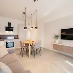 Apartamento Borgo Felice - Modern + Free Parking *