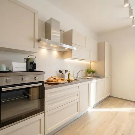 Апартаменти Borgo Felice - Modern + Free Parking Барі